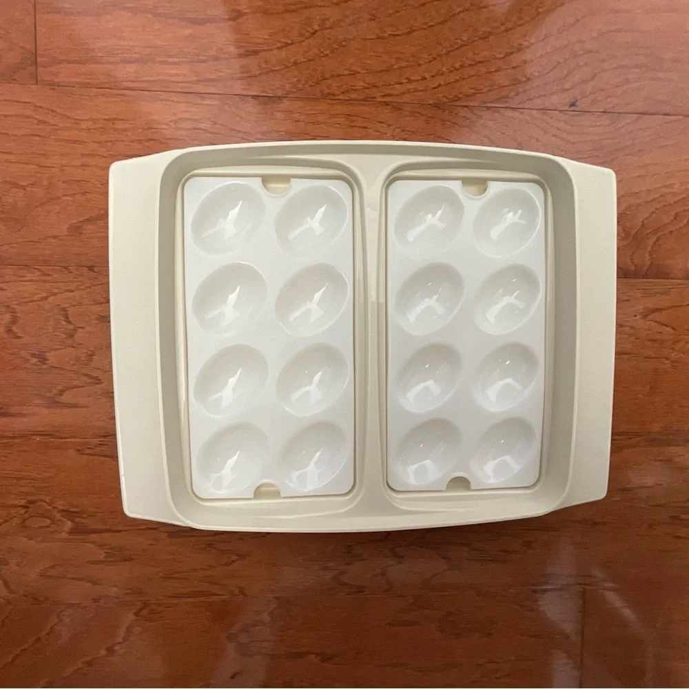 Tupperware piece set